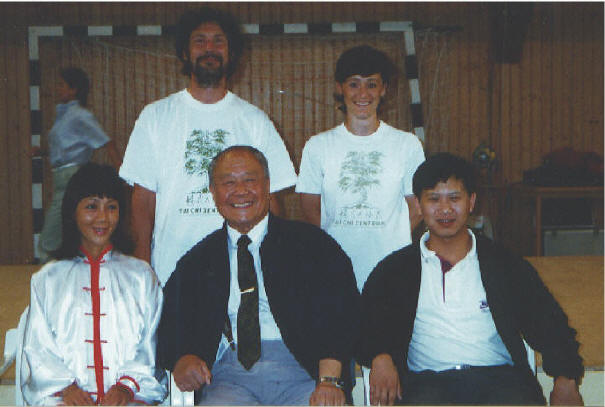 Eva (Tai Chi Othmarschen) mit Meister Yang Zhenduo